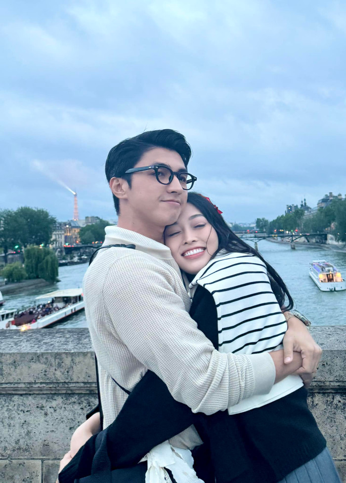 Bình An có vợ luôn đồng hành trong cuộc sống lẫn công việc. Ảnh: FBNV