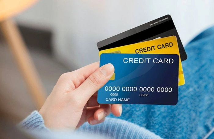 Anh chàng còn nợ thẻ tín dụng khoảng 100 triệu. Ảnh minh hoạ