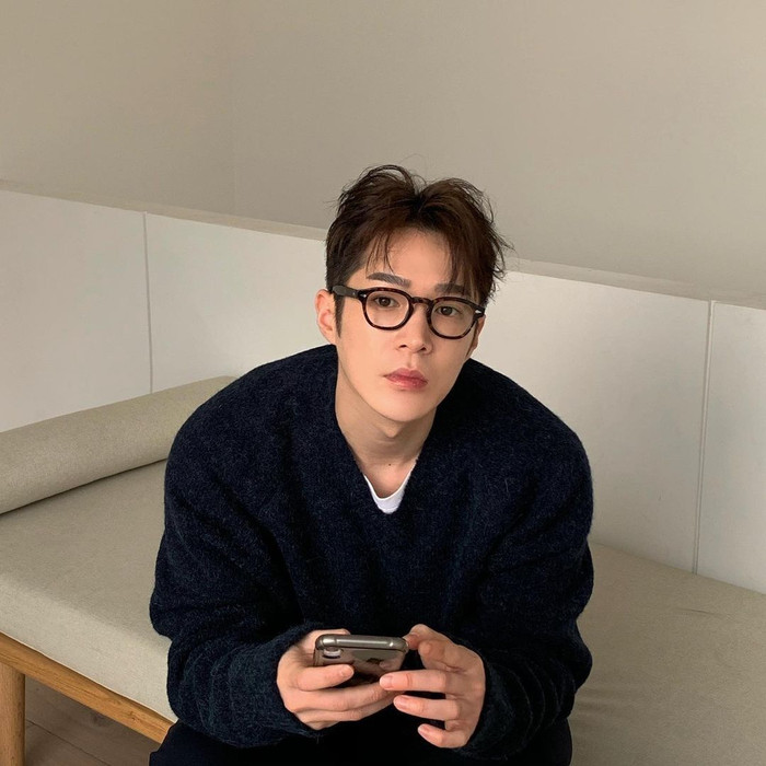 Chàng trai vướng vào nợ vì xài cùng lúc nhiều thẻ tín dụng. Ảnh minh hoạ