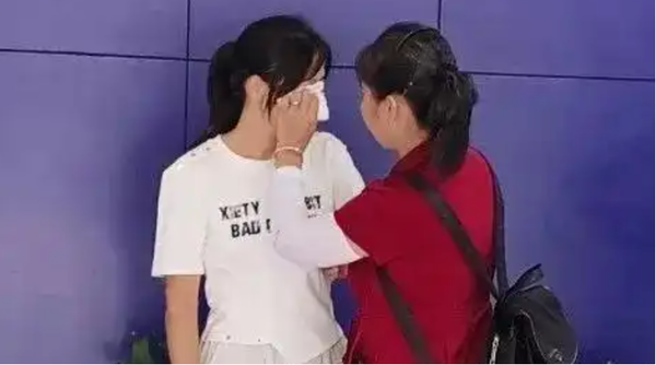 Người phụ nữ tìm thấy mẹ ruột thất lạc 30 năm nhờ một đoạn clip, đoàn tụ trong nước mắt Ảnh 1