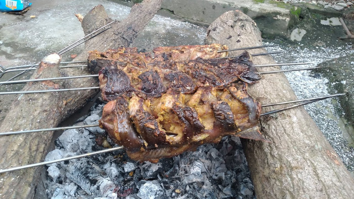 Món cá trê nướng thơm ngon hấp dẫn. (Ảnh từ kênh YouTube Ẩm Thực Miền Quê)