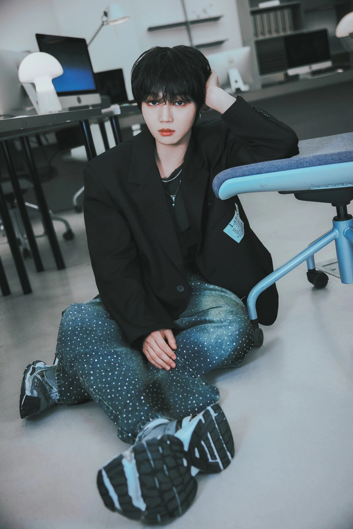 Nam ca sĩ 24 tuổi khi bị nữ khán giả cưỡng hôn khi dự sự kiện ở nước ngoài, cộng đồng mạng bức xúc Ảnh 1