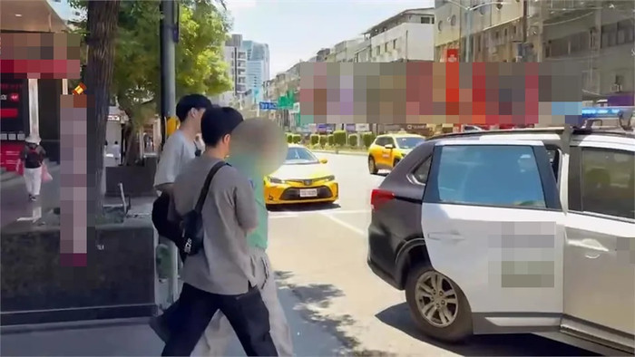 Người đàn ông châm lửa đốt xe hơi trước nhà em trai lúc nửa đêm, thừa nhận lý do gây sốc Ảnh 4