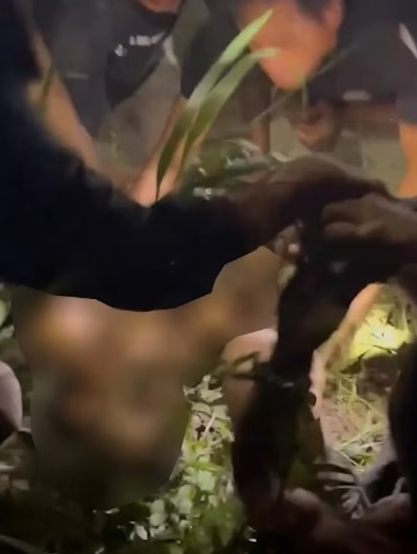 Người đàn ông bị con 'thủy quái' lôi xuống sông tử vong, gia đình bất lực chứng kiến Ảnh 4