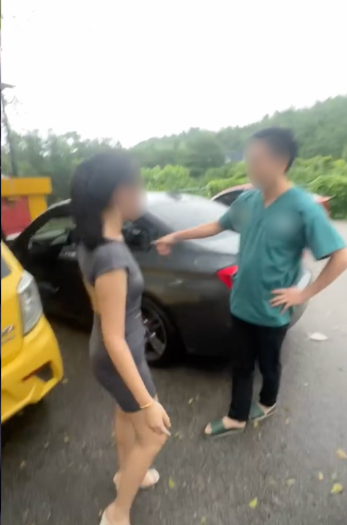 Người chồng bắt quả tang vợ ngoại tình với bác sĩ trong xe hơi, công khai đoạn clip lên mạng xã hội Ảnh 2