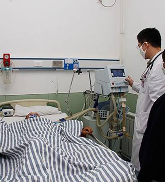 Người phụ nữ 38 tuổi phải nhập viện trong tình trạng nguy kịch sau khi ăn dưa hấu trong tủ lạnh. (Ảnh minh hoạ)