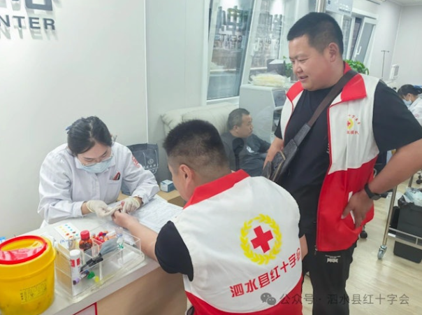 Hơn 100 tình nguyện viên đã hiến máu (Ảnh: Hội Chữ thập đỏ huyện Tứ Thủy).