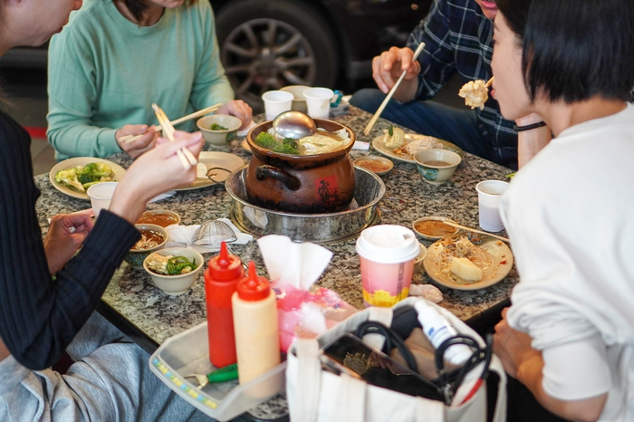 Câu chuyện người đàn ông 60 tuổi qua đời sau bữa vịt kho gừng là lời cảnh báo cho nhiều người. (Ảnh minh hoạ)
