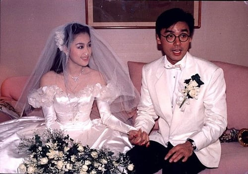 Nam ca sĩ vỡ nợ hàng trăm tỷ đồng, gục ngã khi phát hiện vợ lén lút cặp đại gia Ảnh 3