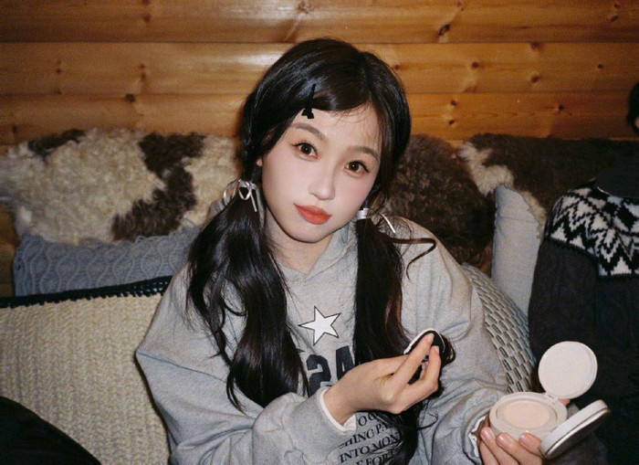 Ngu Thư Hân hiện vẫn giữ im lặng về bê bối đời tư. Ảnh: Weibo