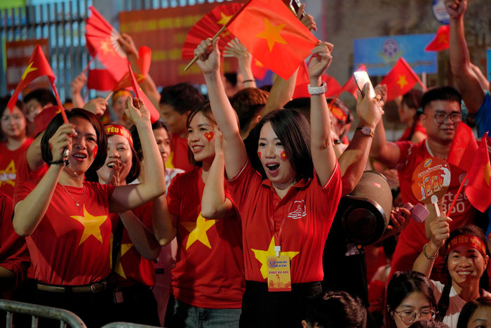 Tặng 100.000 đồng/người cho toàn dân ăn Tết Độc lập 