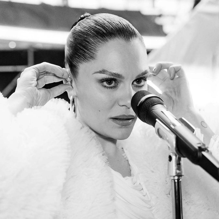 Jessie J hủy toàn bộ show diễn để phẫu thuật ung thư vú lần hai Ảnh 1