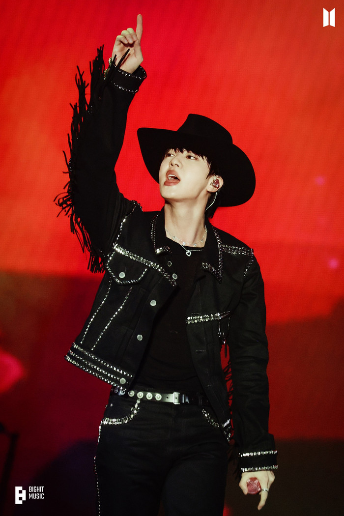 Jin (BTS) lập kỷ lục doanh thu với chuyến lưu diễn solo đầu tiên Ảnh 2