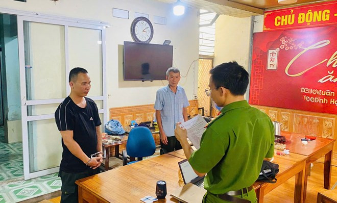 Đối tượng Đinh Hoài Nam tại Cơ quan Công an. Ảnh: Côn an tỉnh Lào Cai