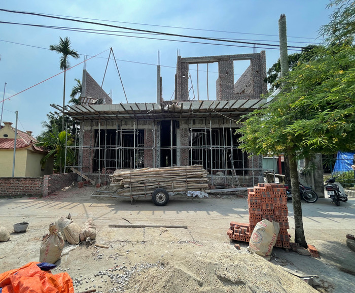 Ngôi nhà của Bình Gold ở quê đang xây dang dở. Ảnh: Đời sống & Pháp luật.