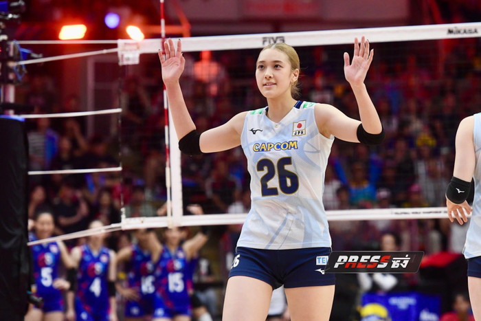 Yoshino Sato - hoa khôi bóng chuyền Nhật Bản đã gây ấn tượng mạnh trong ngày đánh bại Thái Lan. Ảnh: Press