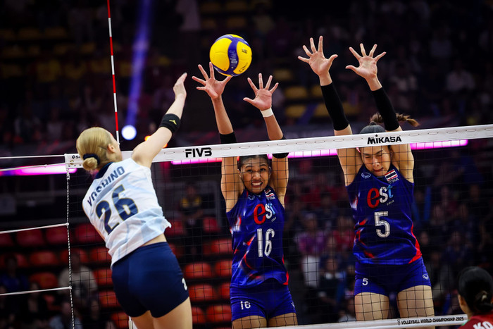 Yoshino Sato đã gây ấn tượng mạnh trong ngày đánh bại Thái Lan. Ảnh: Thailand Volleyball Association