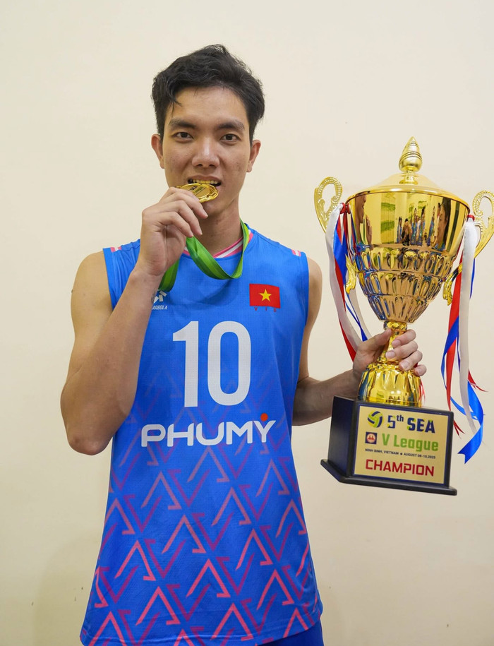 Nguyễn Thị Bích Tuyền đã chính thức trở lại tập luyện cùng CLB Ninh Bình, sẵn sàng cho giai đoạn 2 Giải bóng chuyền VĐQG 2025 khởi tranh vào tháng 10 tới. Ảnh: FBNV