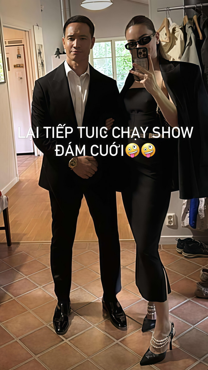 Hồ Ngọc Hà chọn váy đen dài dáng ôm, kết hợp blazer khoác hờ trên vai, đi cùng đôi giày cao gót ánh bạc tạo điểm nhấn khi đi đám cưới. (Ảnh FBNV)