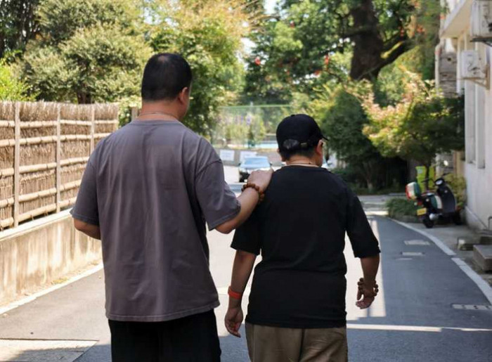 Kết hôn và sống hạnh phúc suốt 5 năm, cặp vợ chồng chưa từng nhìn thấy mặt nhau Ảnh 2