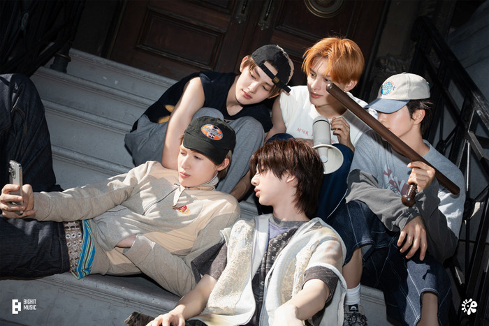 Vừa debut, tân binh CORTIS vướng tranh cãi với tiền bối BTS Ảnh 1