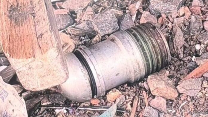 Đi hái măng nhưng nhặt phải quả bom, 2 người bị thương nặng vì vụ nổ kinh hoàng Ảnh 3