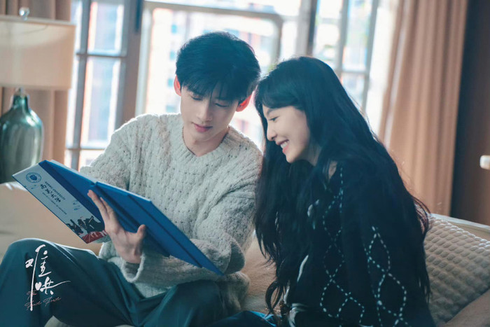 Khó Dỗ Dành - Bạch Kính Đình, Chương Nhược Nam (Ảnh: Netflix). 