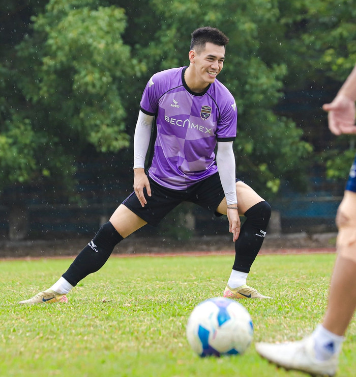 Sau 10 năm gán bó, Tiến Linh rời đội bóng đất Thủ. Ảnh: CLB Becamex TP.HCM 