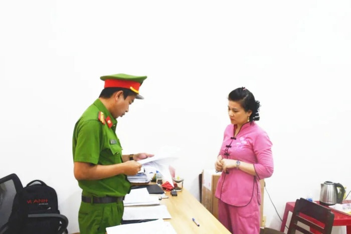 Bảo mẫu Nguyễn Thị Q. tại Cơ quan Công an.