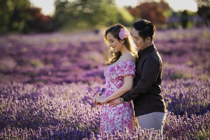Hoa hậu Diễm Hương thông báo mang thai lần hai với chồng Việt kiều Canada. (Ảnh: FBNV)