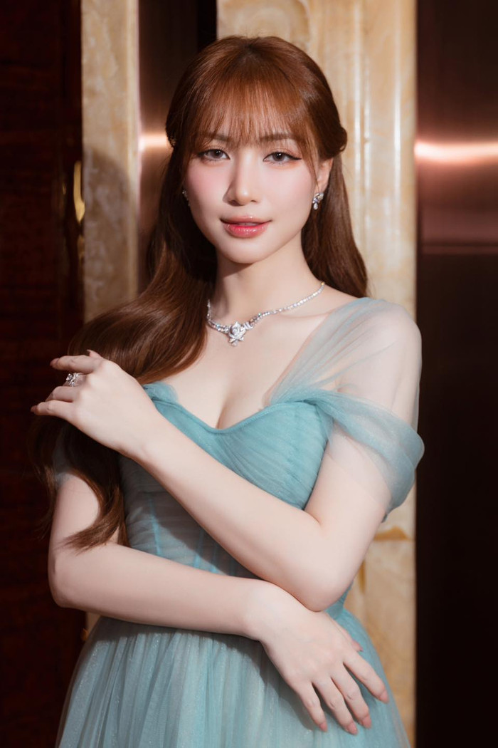 Hòa Minzy đã có những chia sẻ liên quan đến vụ việc thương tâm vừa xảy ra. Ảnh: FBNV