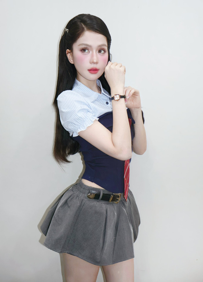 Dù là phong cách nào, Ngọc Trinh vẫn luôn thu hút mọi ánh nhìn. Ảnh: FBNV