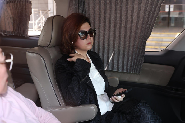 Á hậu Hong Kong 1997 kiện chồng bạo hành, khiến cô bị thương. (Ảnh HK01)