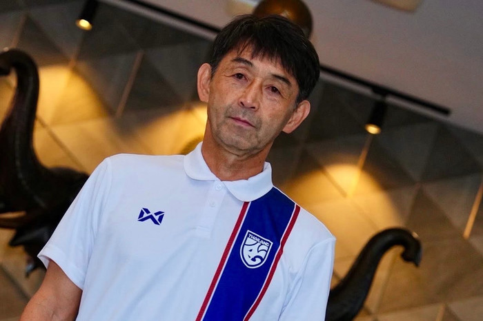 Chiếc ghế HLV trưởng đội tuyển Thái Lan của ông Masatada Ishii đang đứng trước nguy cơ lung lay dữ dội nếu gây thất vọng ở King's Cup 2025. Ảnh: FAT