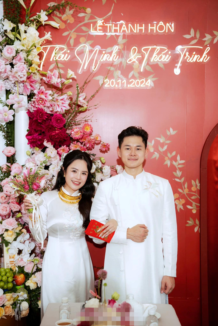 Trước khi bước vào hành trình làm mẹ, Thái Trinh từng khiến công chúng chú ý với chuyện tình cùng doanh nhân Thái Minh, kém cô 6 tuổi. (Ảnh: FBNV)