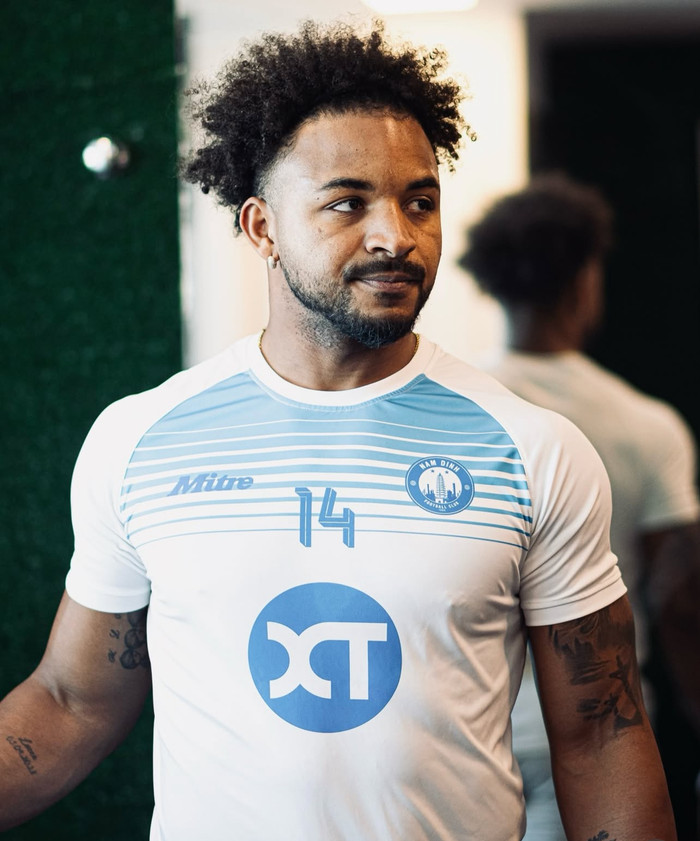 Cánh cửa trở lại sân cỏ trong năm 2025 chính thức khép lại với hai trụ cột quan trọng của bóng đá Việt Nam: Đoàn Văn Hậu và Nguyễn Xuân Son. Ảnh: Nguyễn Xuân Son