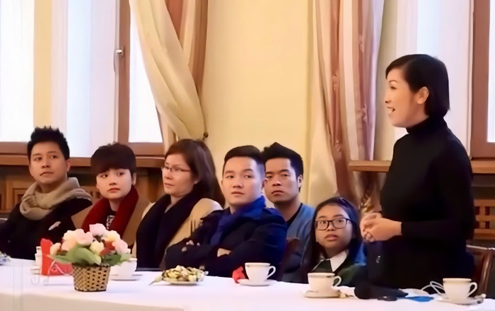 Miu Lê (thứ hai từ trái qua) và Phương Mỹ Chi (thứ hai từ phải qua) cùng xuất hiện tại sự kiện cách đây nhiều năm. (Ảnh: FBNV)