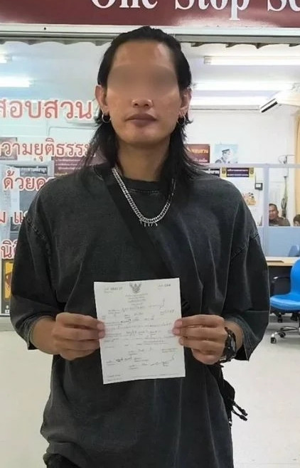 Để một nam ca sĩ biểu diễn trong tình trạng khỏa thân, nhà hàng bị xử phạt Ảnh 3