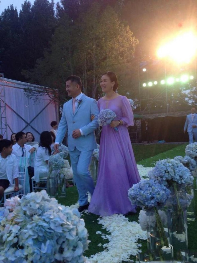 Nữ ca sĩ hàng đầu showbiz vướng nghi vấn hôn nhân rạn nứt, chồng bị bắt gặp thân mật với cô gái lạ Ảnh 4