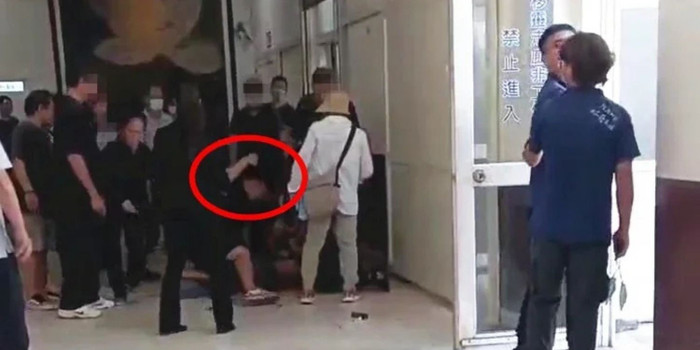 Thi thể cụ bà bị hỏa táng nhầm, cháu trai lao vào tấn công nhân viên nhà tang lễ Ảnh 2