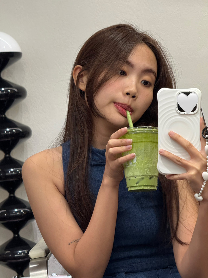 Phương Mỹ Chi chia sẻ phản ứng về loạt ảnh trong quá khứ của cô gây xôn xao mạng xã hội. (Ảnh: FBNV)