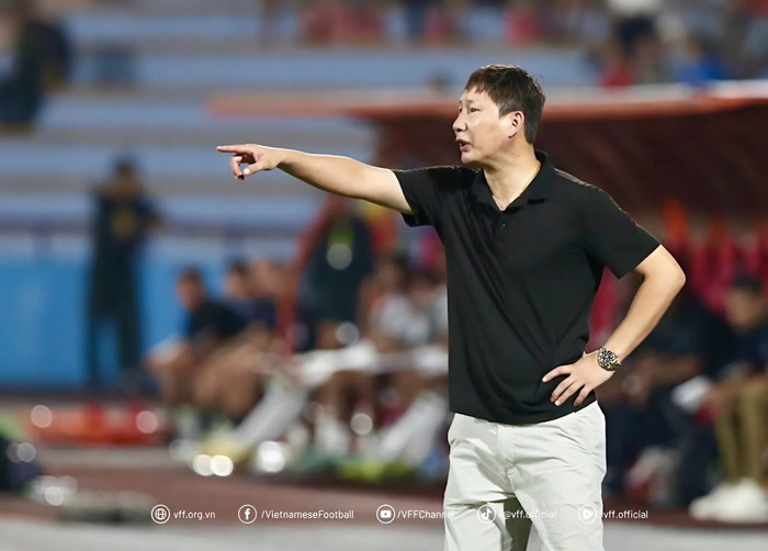 HLV Kim Sang Sik được kỳ vọng giúp Việt Nam giành HCV SEA Games 33. Ảnh: VFF