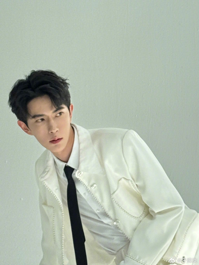 Nam diễn viên điển trai đột ngột qua đời ở tuổi 37 do rơi từ một tòa nhà gây bàng hoàng Ảnh 1