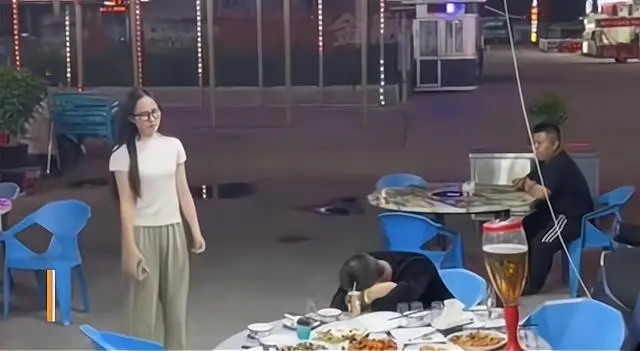 Chồng say xỉn bị bạn bè bỏ rơi tại quán nhậu, hành động của người vợ khiến ai cũng sững sờ Ảnh 1