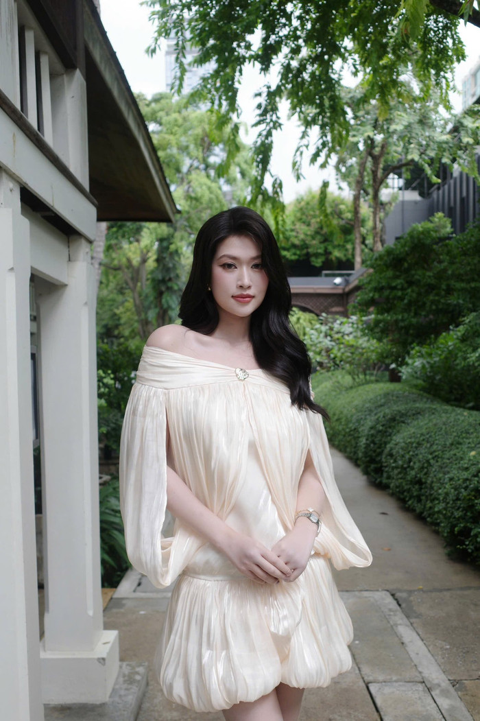 Một bộ phận khán giả cho rằng hành động của Đoàn Thiên Ân không phù hợp với vai trò là một hoa hậu đã có kinh nghiệm. (Ảnh: FBNV)