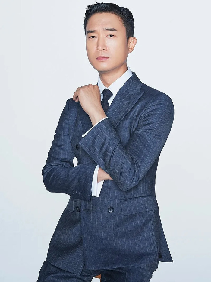 Nam diễn viên Jo Woo Jin. (Nguồn: @jowoojinvn)