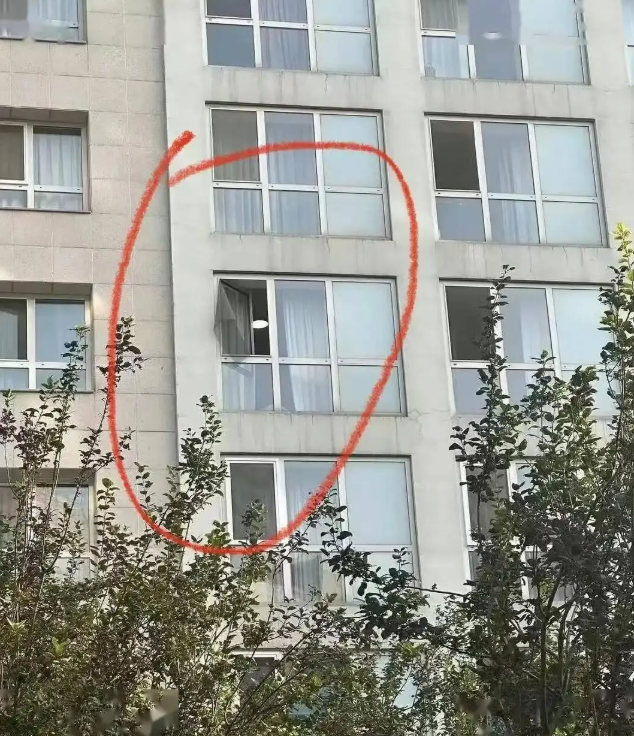 Căn phòng nơi Vu Mông Lung được cho là ngã lầu tử vong.