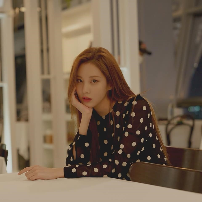 Cách xử lý của Seohyun khi gặp sự cố đứt dây áo trên sân khấu được nhiều người thán phục.