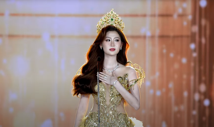 Hoa hậu Quế Anh bật khóc trong lần hô tên cuối cùng. (Ảnh chụp màn hình)