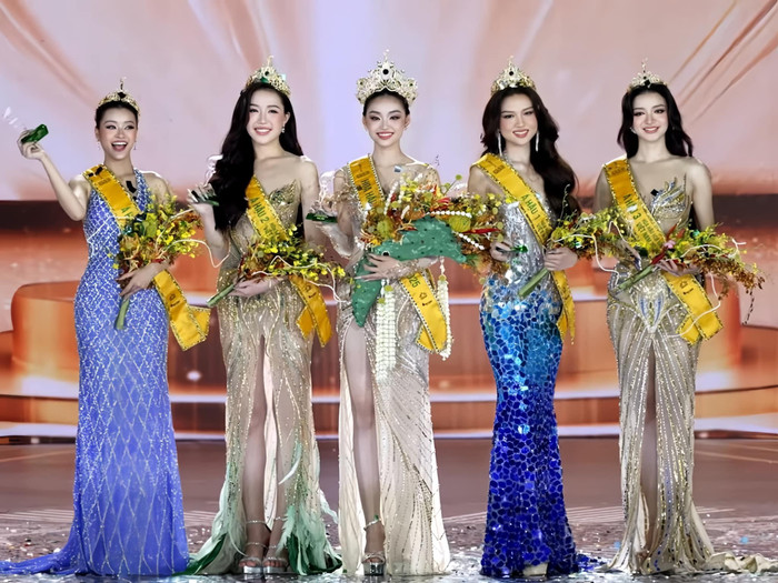 Nguyễn Thị Yến Nhi, sinh năm 2004, quê Đắk Lắk, vừa xuất sắc đăng quang ngôi vị Miss Grand Vietnam 2025 vào tối 14/9. Cô đã vượt qua 34 thí sinh xuất sắc nhất trong đêm chung kết và nhận vương miện cao quý, trở thành đại diện Việt Nam tham dự Miss Grand International 2025 diễn ra vào tháng 10 tại Thái Lan.